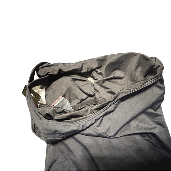 CARMEN MARC VALVO Black One
Shoulder cut out one piece swimsuit size 10 NWT - Picture 11 of 11